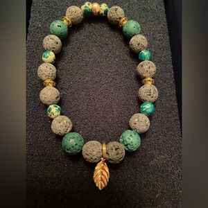 Green and Black Stone Beaded Bracelet with Gold Leaf Charm NIB